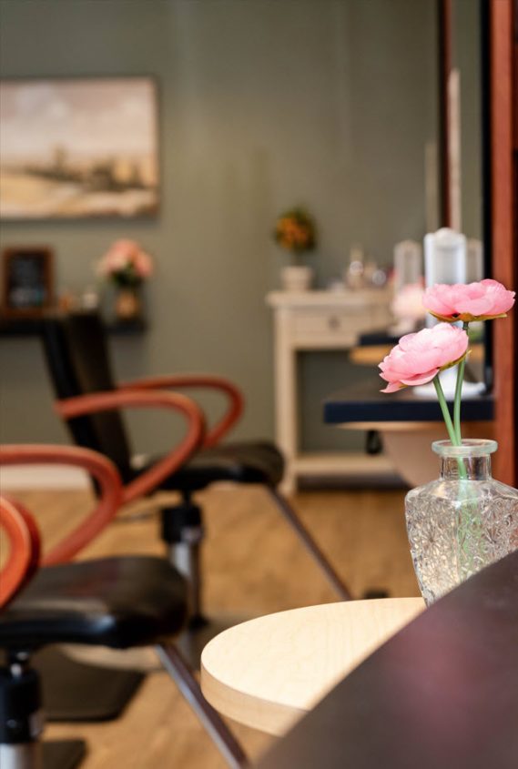 Salon with relaxation in mind